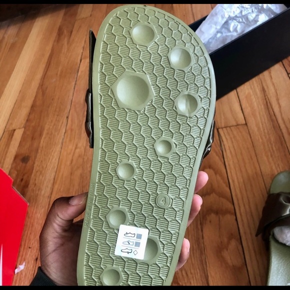 SOLD!!  Fenty Bow Slide!! 😱😱 Beautiful slides❤️ - Picture 5 of 6